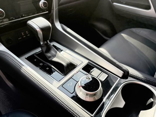 ucar mitsubishi pajero sport 2022 trắng
