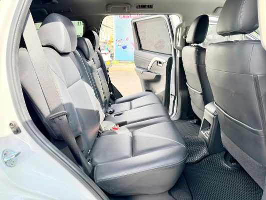 ucar mitsubishi pajero sport 2022 trắng