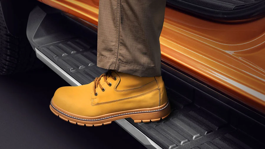 Bệ bước chân hông xe Triton