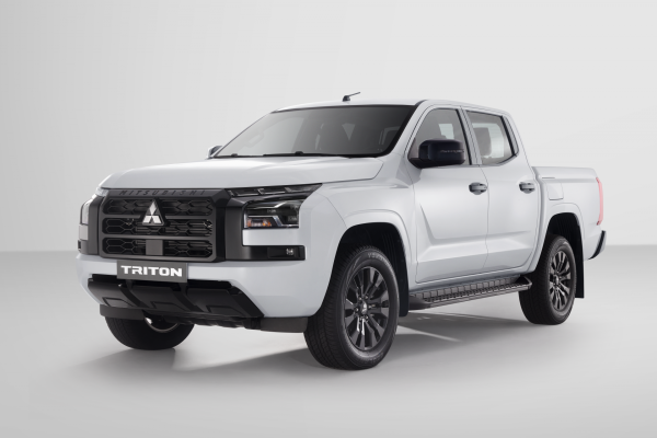 Triton 4WD Premium mới